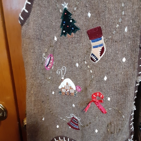 Designers Originals Studio Fa La La Embellished Christmas Vest - Picture 7 of 9